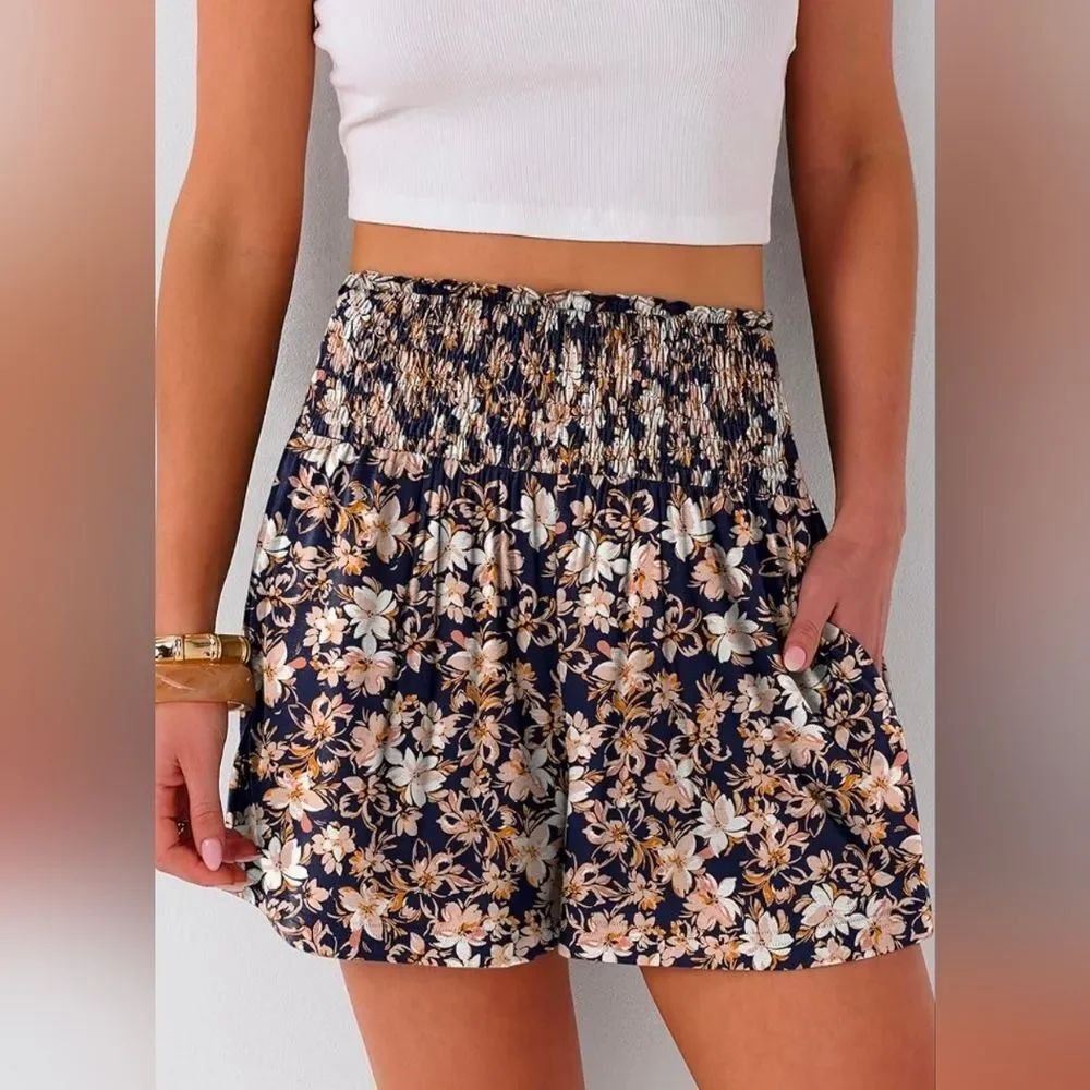 ☔️🔸️🅰️NWT Blue Floral Oversized High Waist Shorts Small